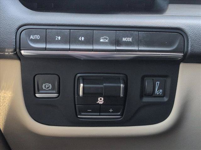 Used 2023 Cadillac Escalade Premium Luxury w/ Performance Package AWD/4WD image 18