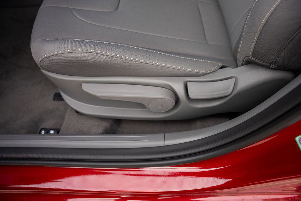 New 2025 Hyundai Elantra Sport image 17