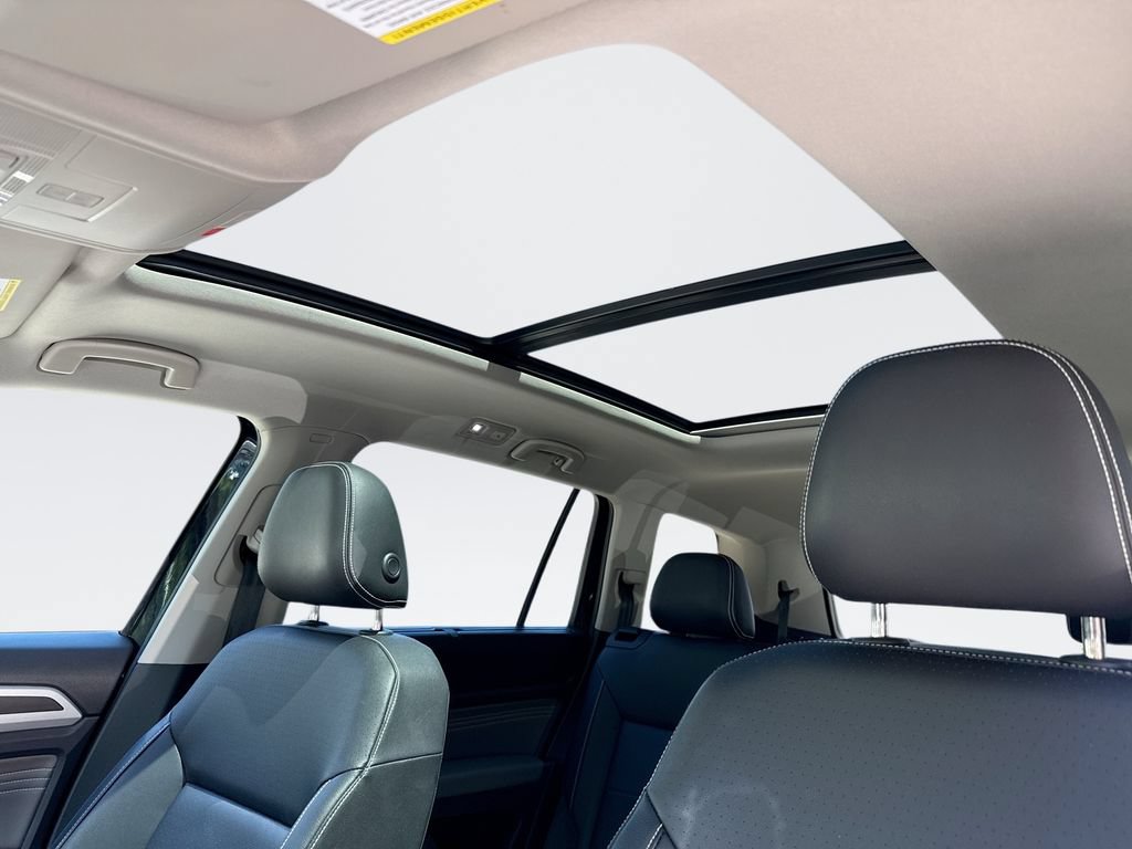 Used 2023 Volkswagen Atlas SE w/ Panoramic Sunroof Package AWD/4WD image 16