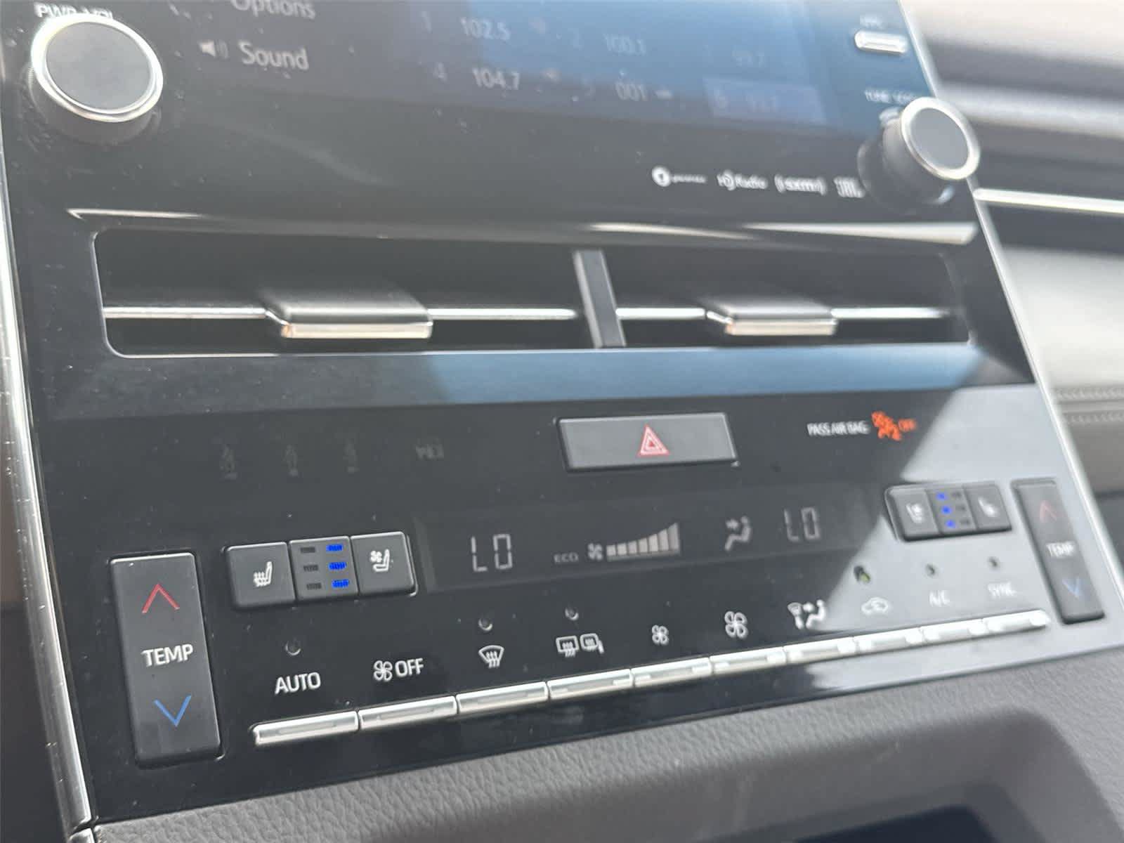 Used 2019 Toyota Avalon Limited w/ Advanced Safety Package FWD image 31