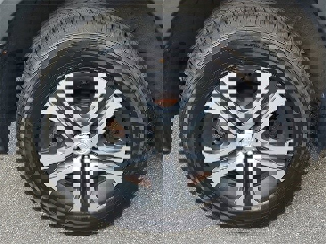 Used 2018 Toyota RAV4 LE w/ Carpet Mat Package image 5