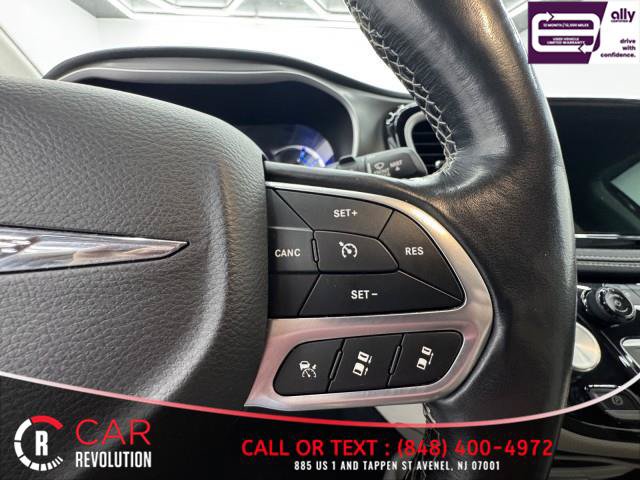 Used 2021 Chrysler Pacifica Touring-L FWD image 23