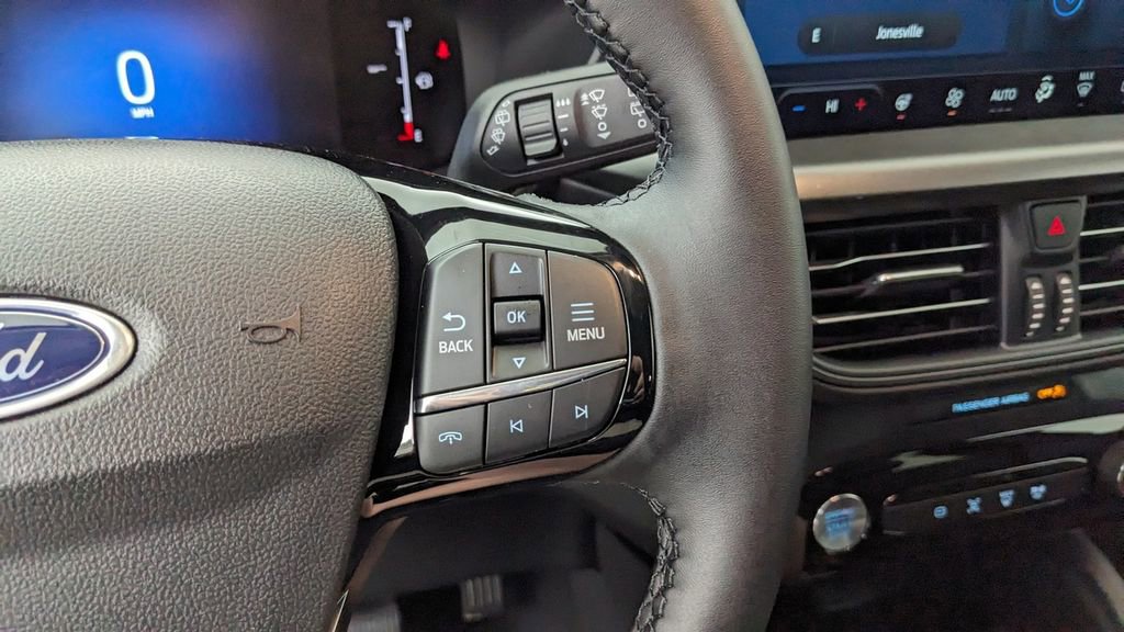 New 2026 Ford Escape SE image 32
