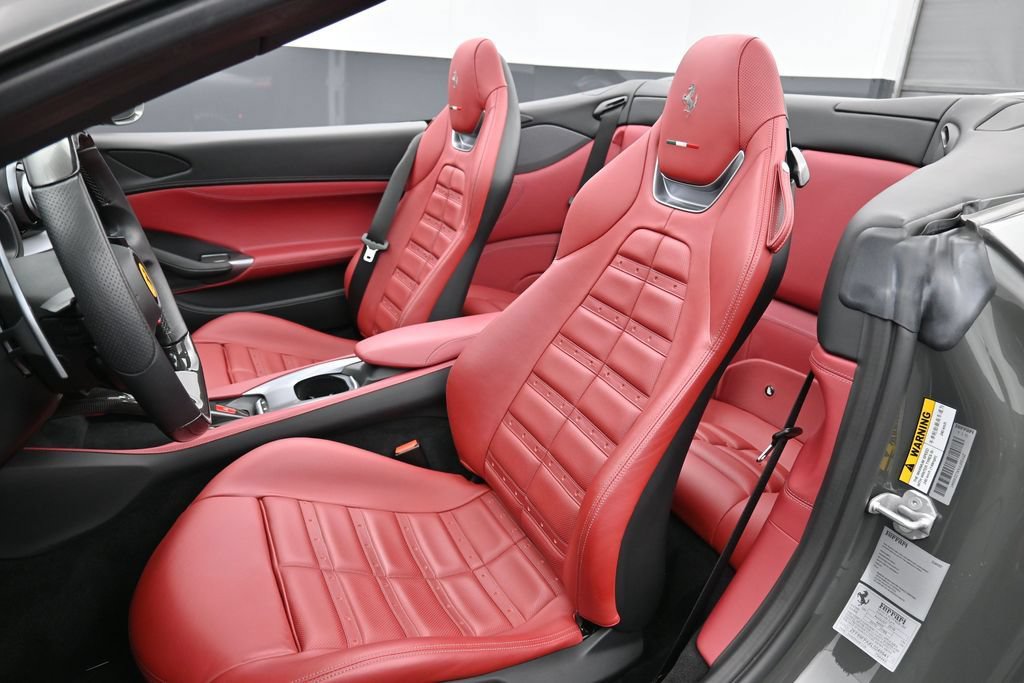 Used 2020 Ferrari Portofino RWD image 12