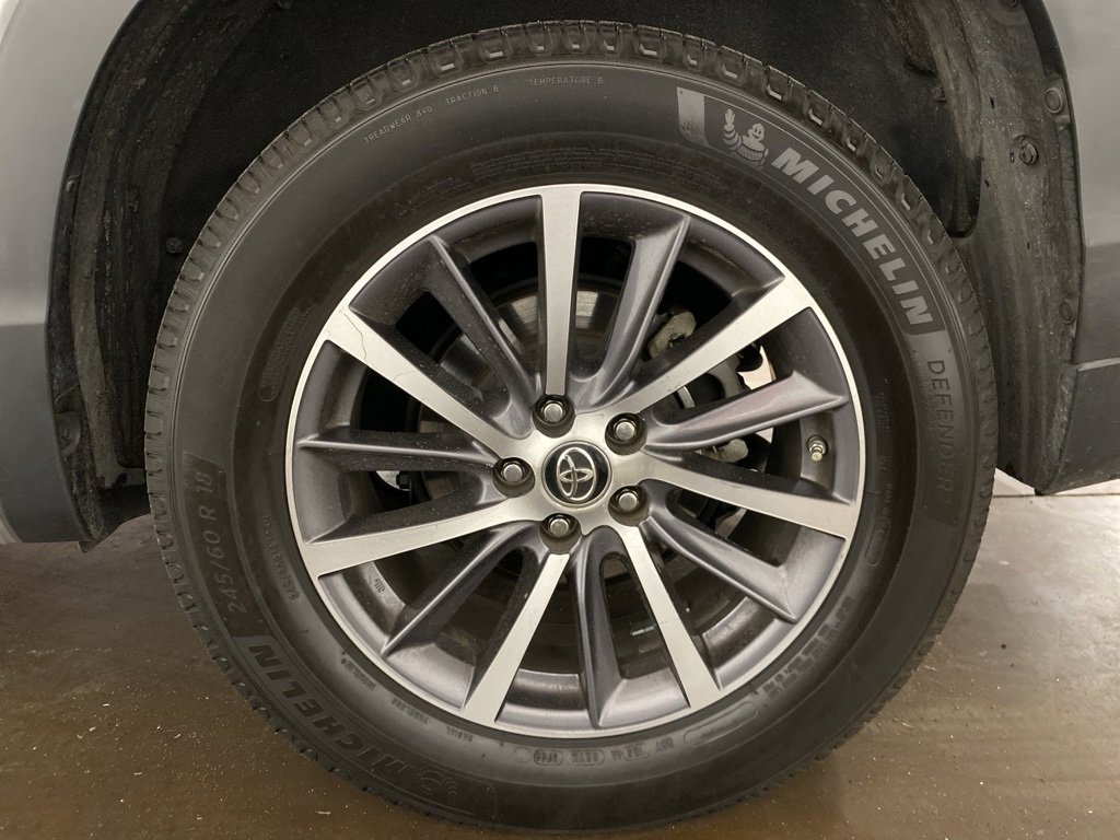 Used 2017 Toyota Highlander XLE image 22