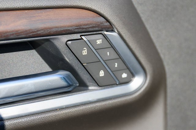 New 2026 GMC Sierra 3500 SLT w/ SLT Convenience Package image 9