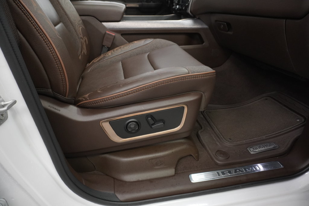 Used 2025 RAM 1500 Limited AWD/4WD image 47