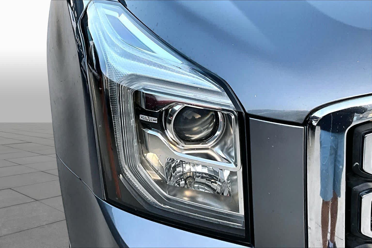 Used 2019 GMC Yukon SLT w/ Open Road Package AWD/4WD image 29