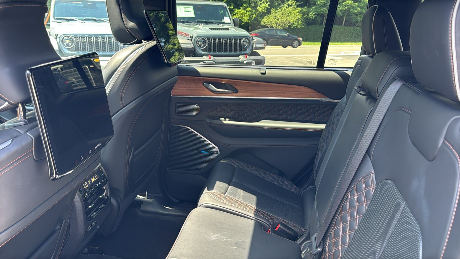 Certified 2024 Jeep Grand Cherokee L Summit AWD/4WD image 32