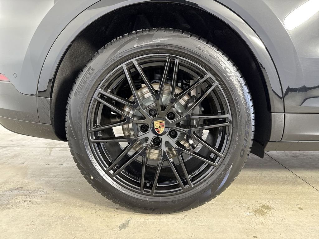 New 2026 Porsche Cayenne image 16