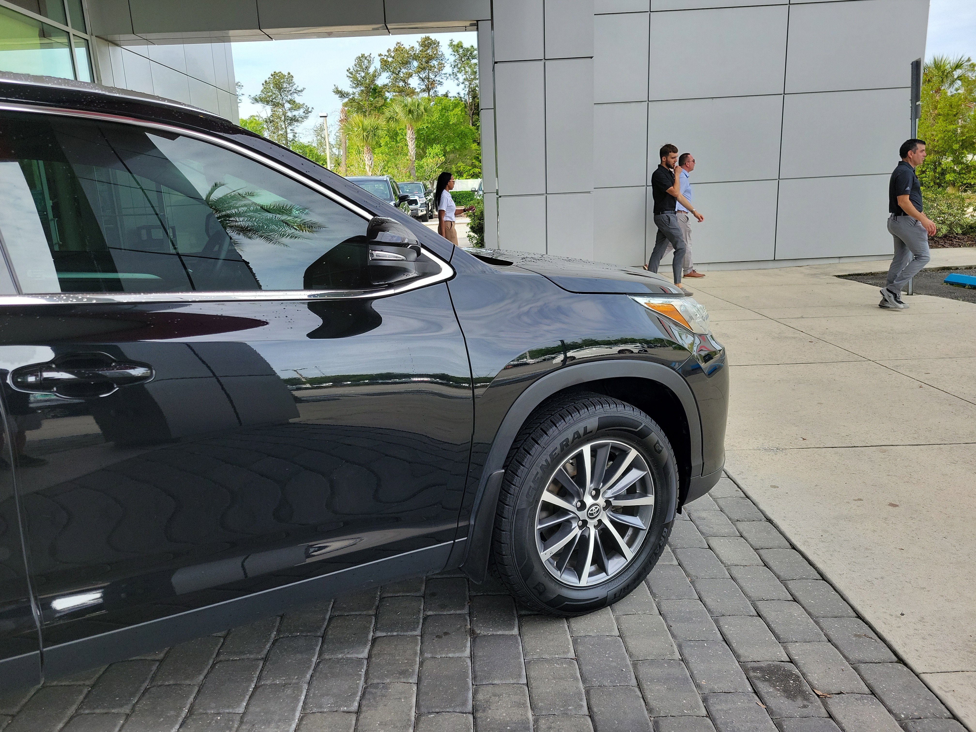 Used 2019 Toyota Highlander XLE image 8