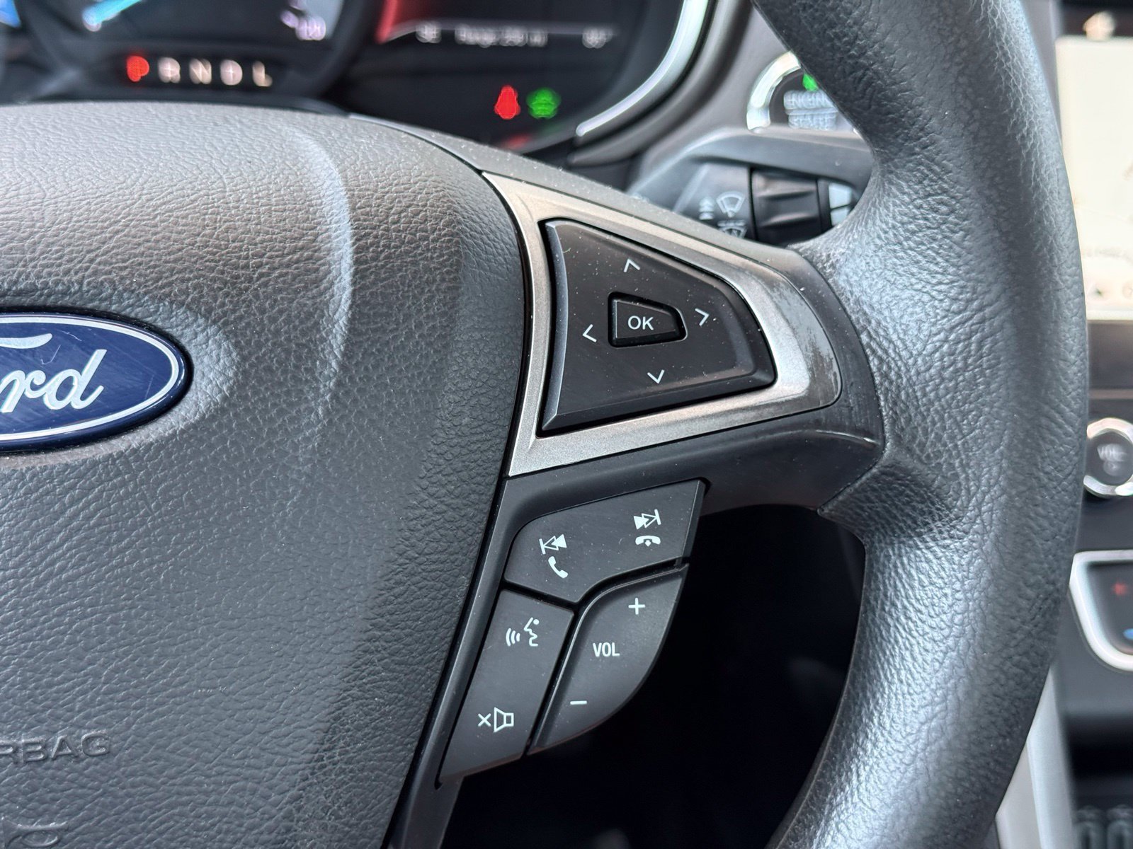 Used 2019 Ford Fusion SE FWD image 25
