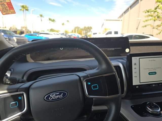 Used 2025 Ford Expedition Active RWD image 14