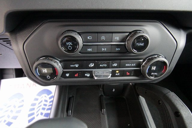 New 2025 Ford Bronco Outer Banks w/ Sasquatch Package image 26