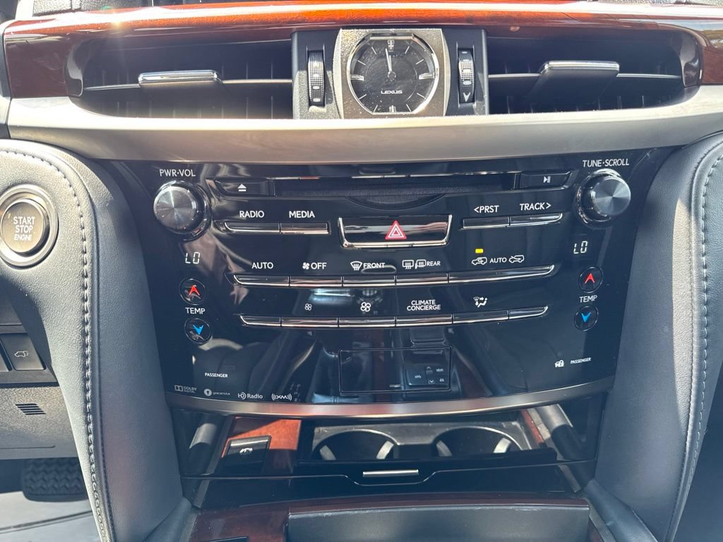 Used 2021 Lexus LX 570 4WD w/ Luxury Package image 21