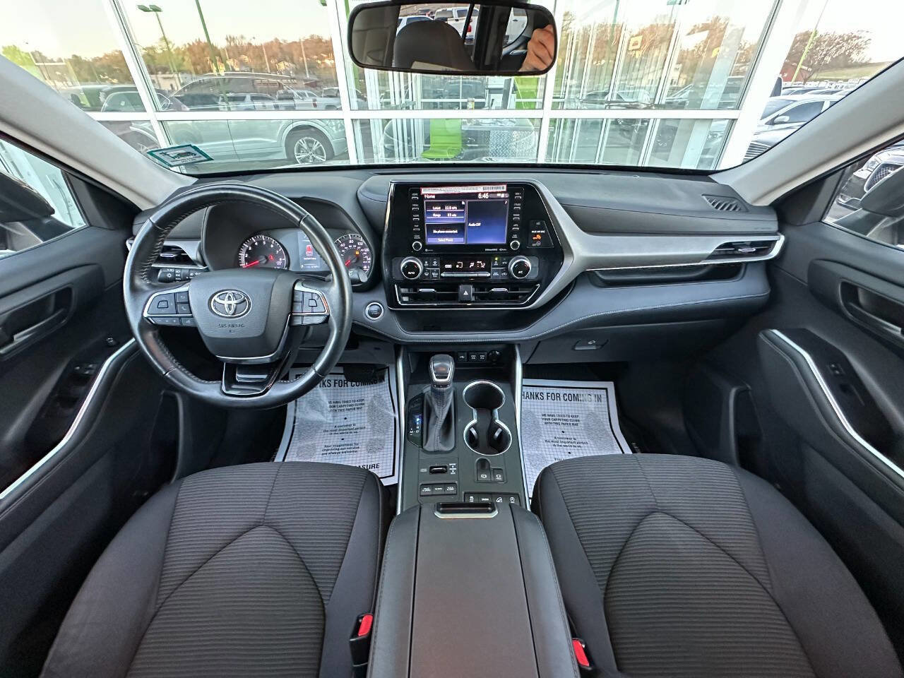 Used 2020 Toyota Highlander LE image 26