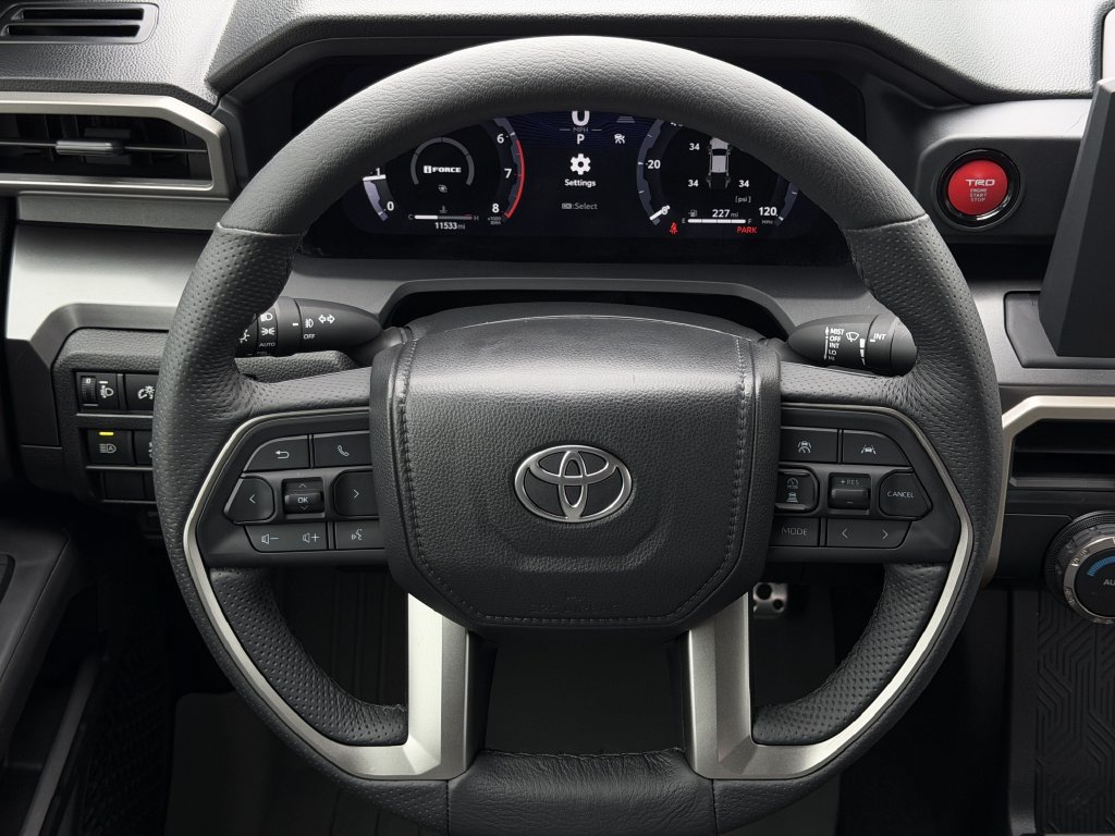 Used 2025 Toyota Tacoma TRD Sport AWD/4WD image 13