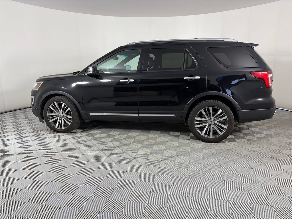 Used 2017 Ford Explorer Platinum AWD/4WD image 4