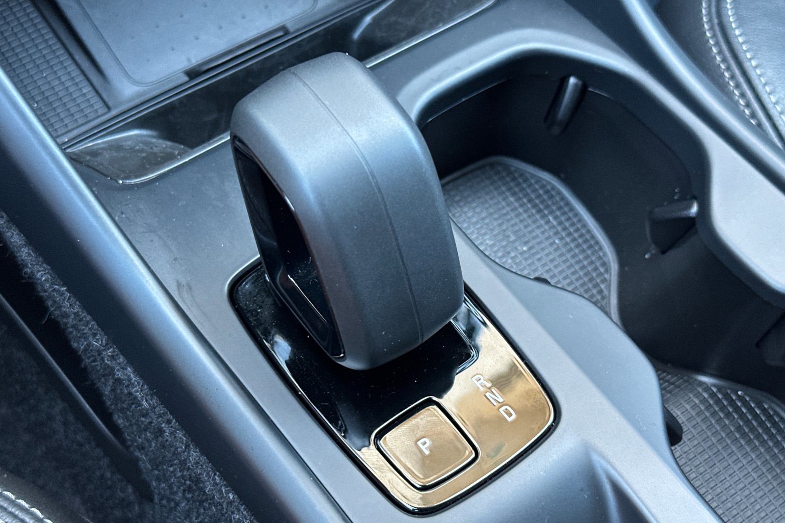 Certified 2025 Volvo XC40 B5 Core w/ Protection Package Premier image 24