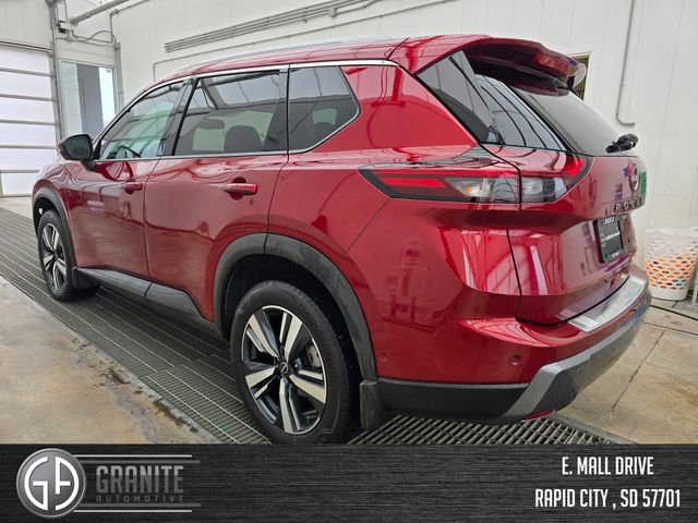 Used 2024 Nissan Rogue SL w/ SL Premium Package image 3