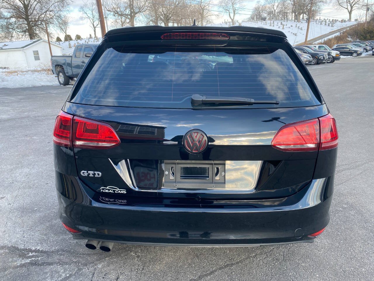 Used 2015 Volkswagen Golf TDI SE FWD image 4