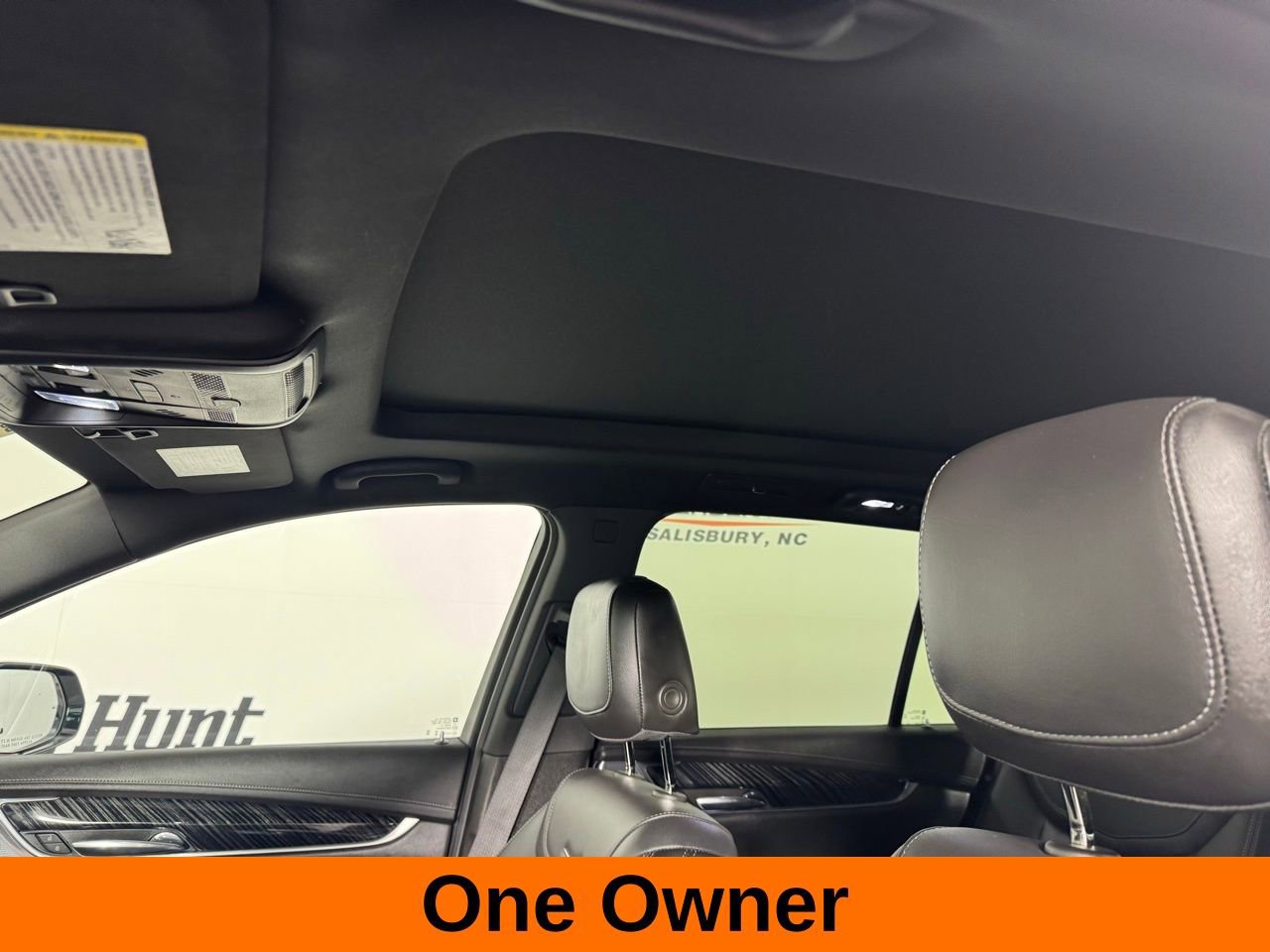 Used 2024 Cadillac XT6 Premium Luxury w/ Technology Package image 3