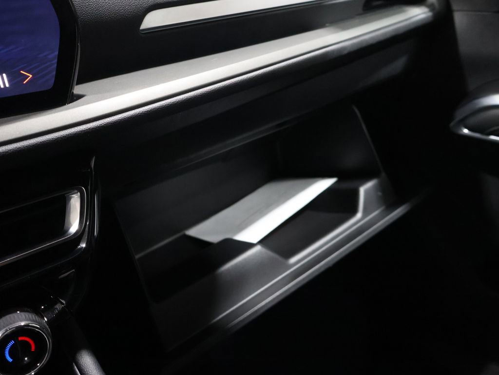 Used 2024 Chevrolet Traverse LT image 32