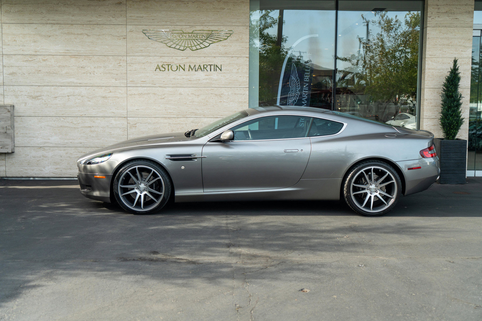 Used 2006 Aston Martin DB9 Coupe RWD image 40
