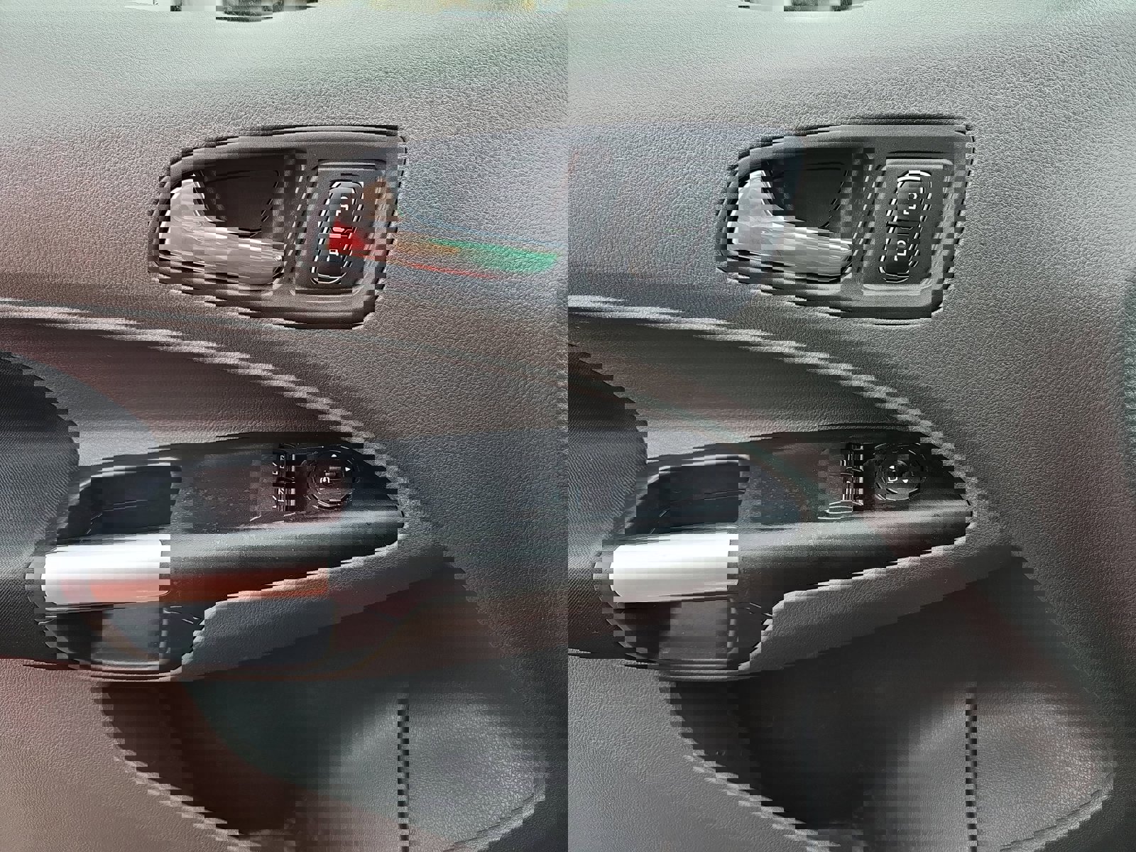 Used 2021 Ford Transit Connect XLT image 28