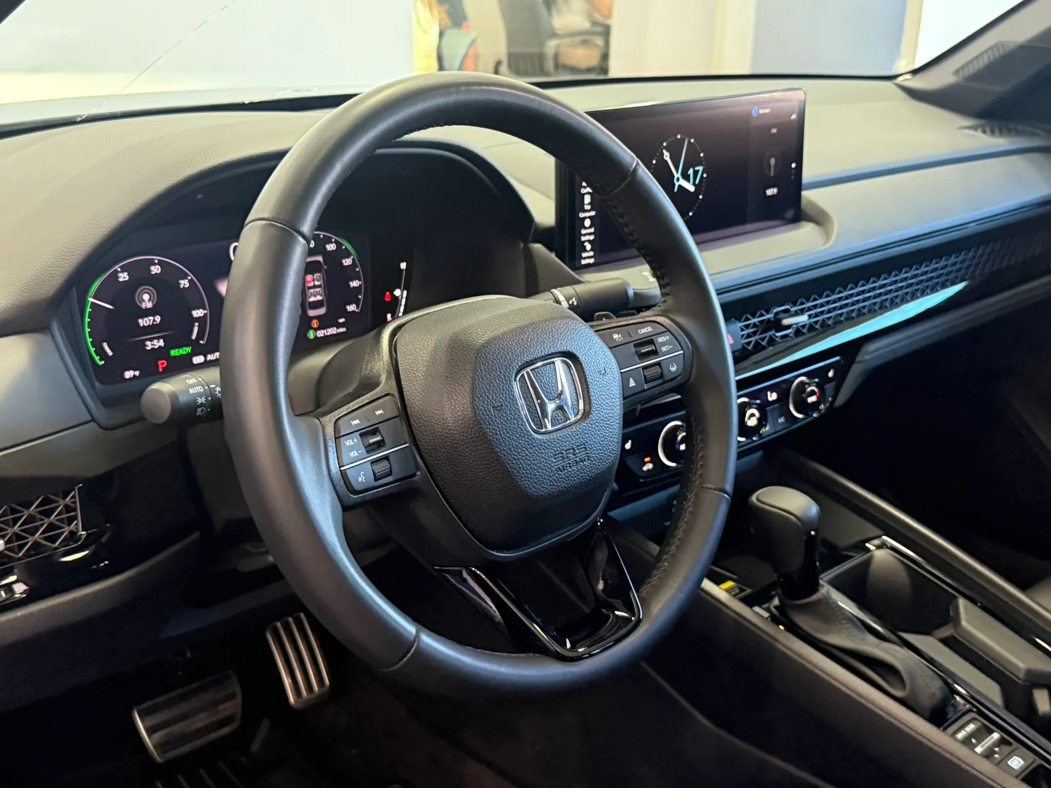 Used 2025 Honda Accord Sport image 9