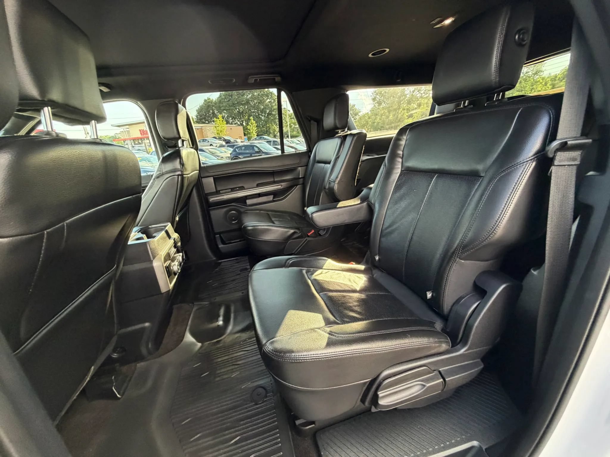Used 2020 Ford Expedition Max XLT w/ Equipment Group 202A AWD/4WD image 19