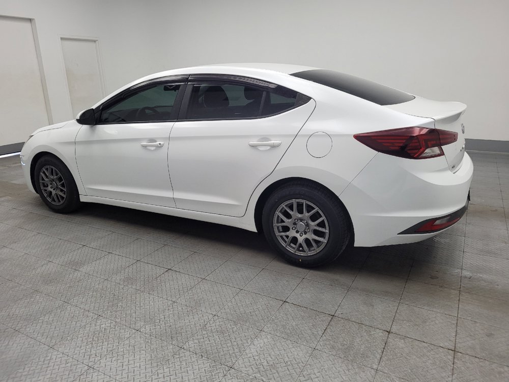Used 2019 Hyundai Elantra SE w/ Cargo Package FWD image 3