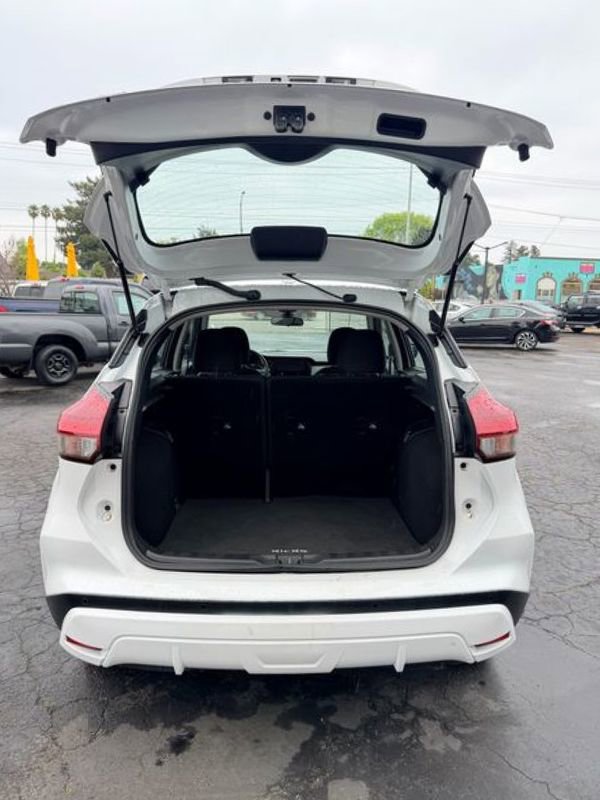 Used 2021 Nissan Kicks S image 13