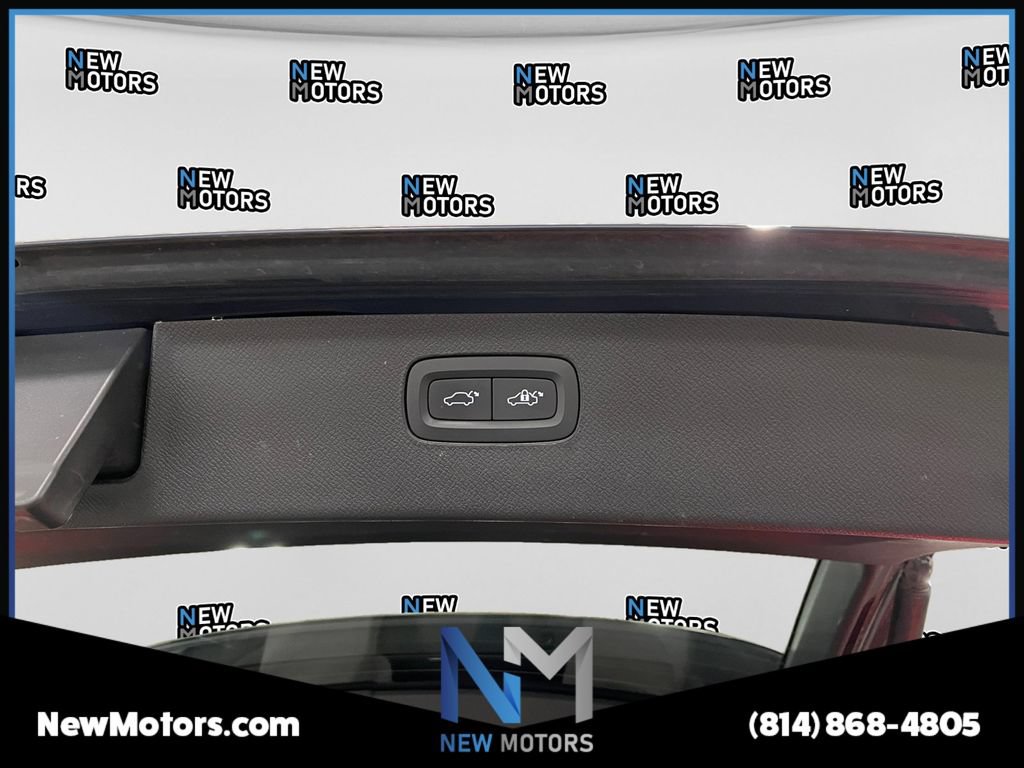 Used 2022 Volvo XC90 T6 Momentum w/ Climate Package AWD/4WD image 16