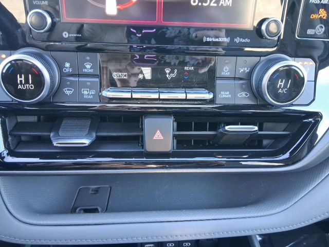 Used 2021 Toyota Highlander XLE image 27