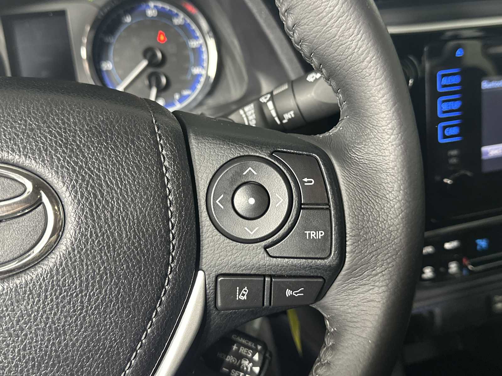 Used 2017 Toyota Corolla SE FWD image 25
