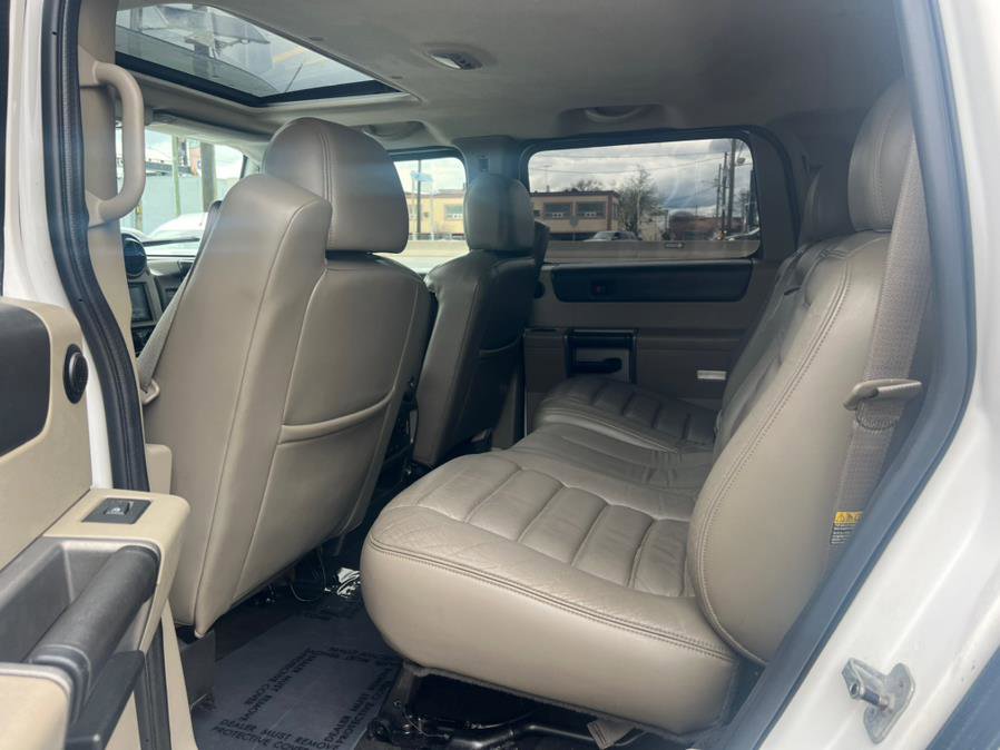 Used 2003 HUMMER H2 w/ Preferred Equipment Group image 12