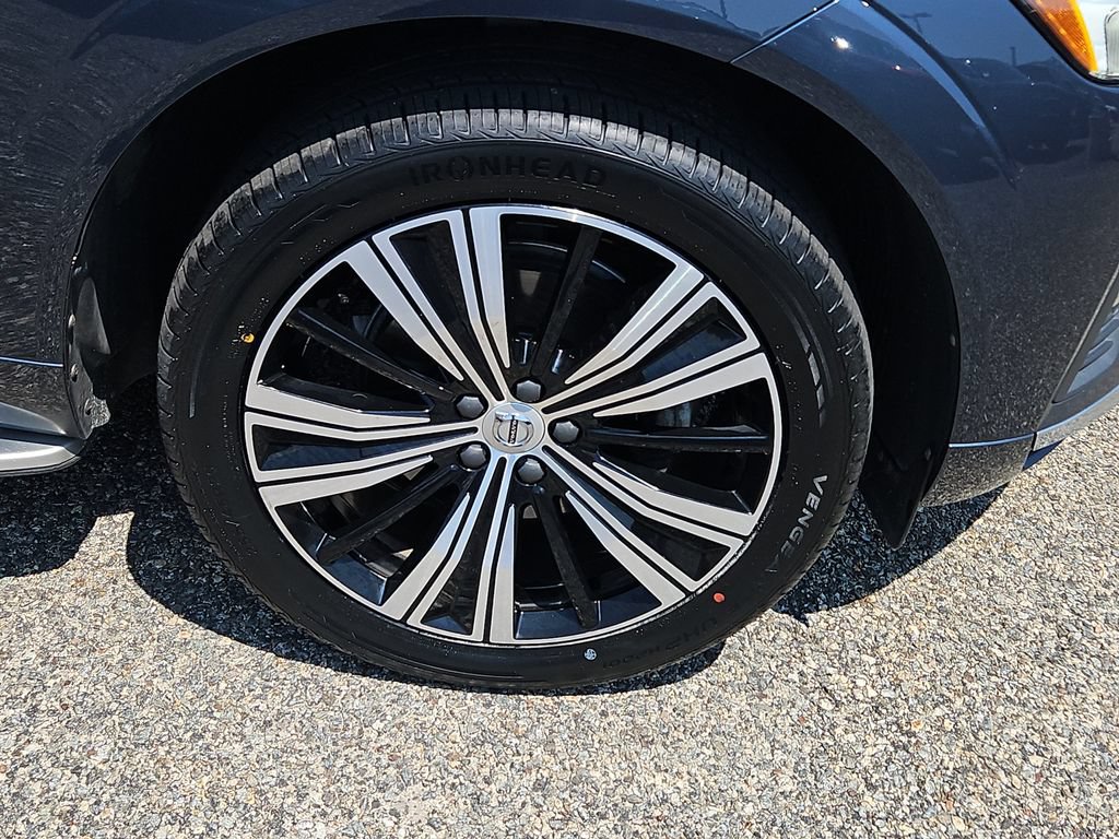 Used 2022 Volvo XC60 B5 Inscription w/ Climate Package AWD/4WD image 10