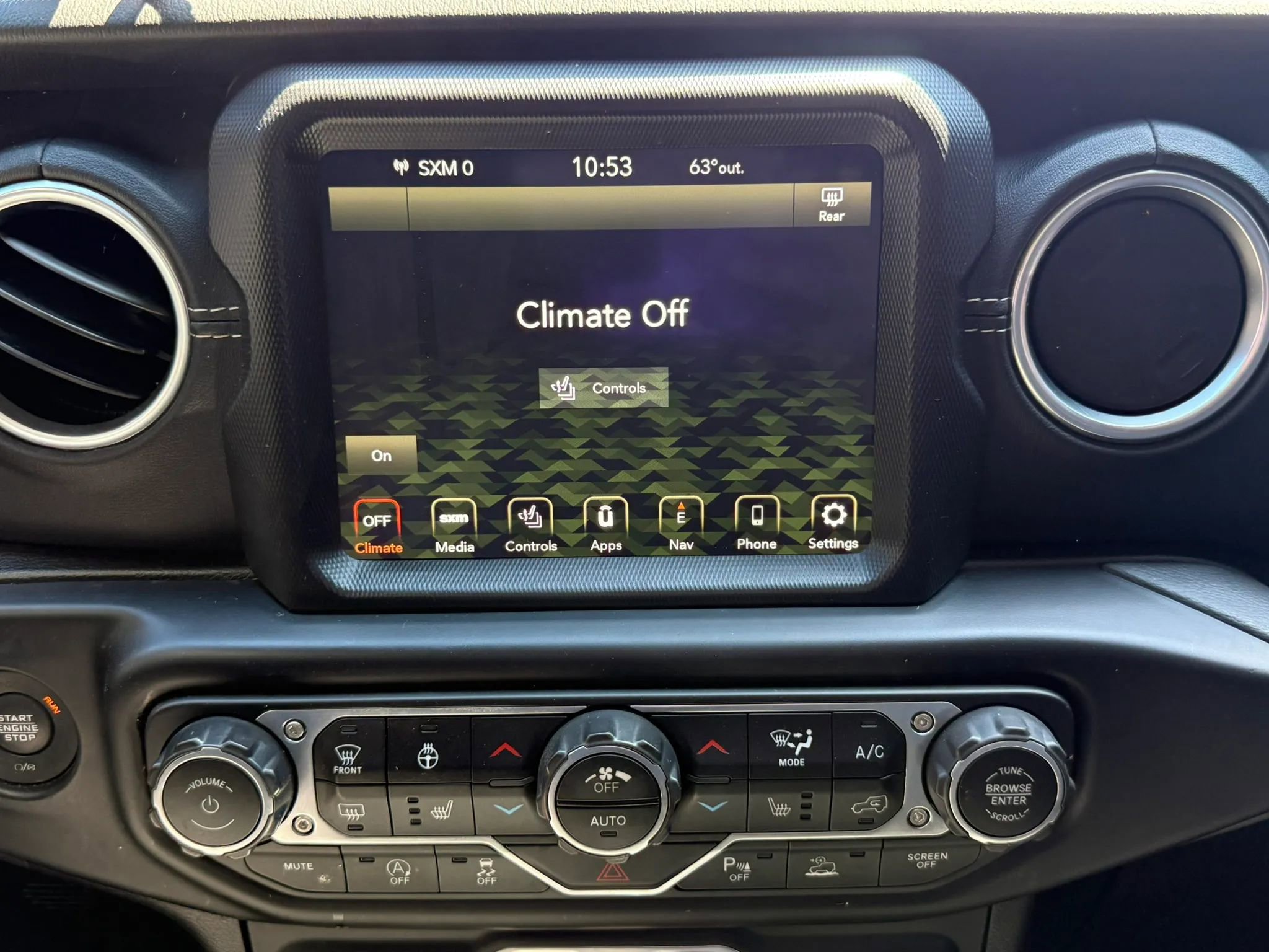 Used 2021 Jeep Gladiator Overland w/ Popular Equipment Package AWD/4WD image 17