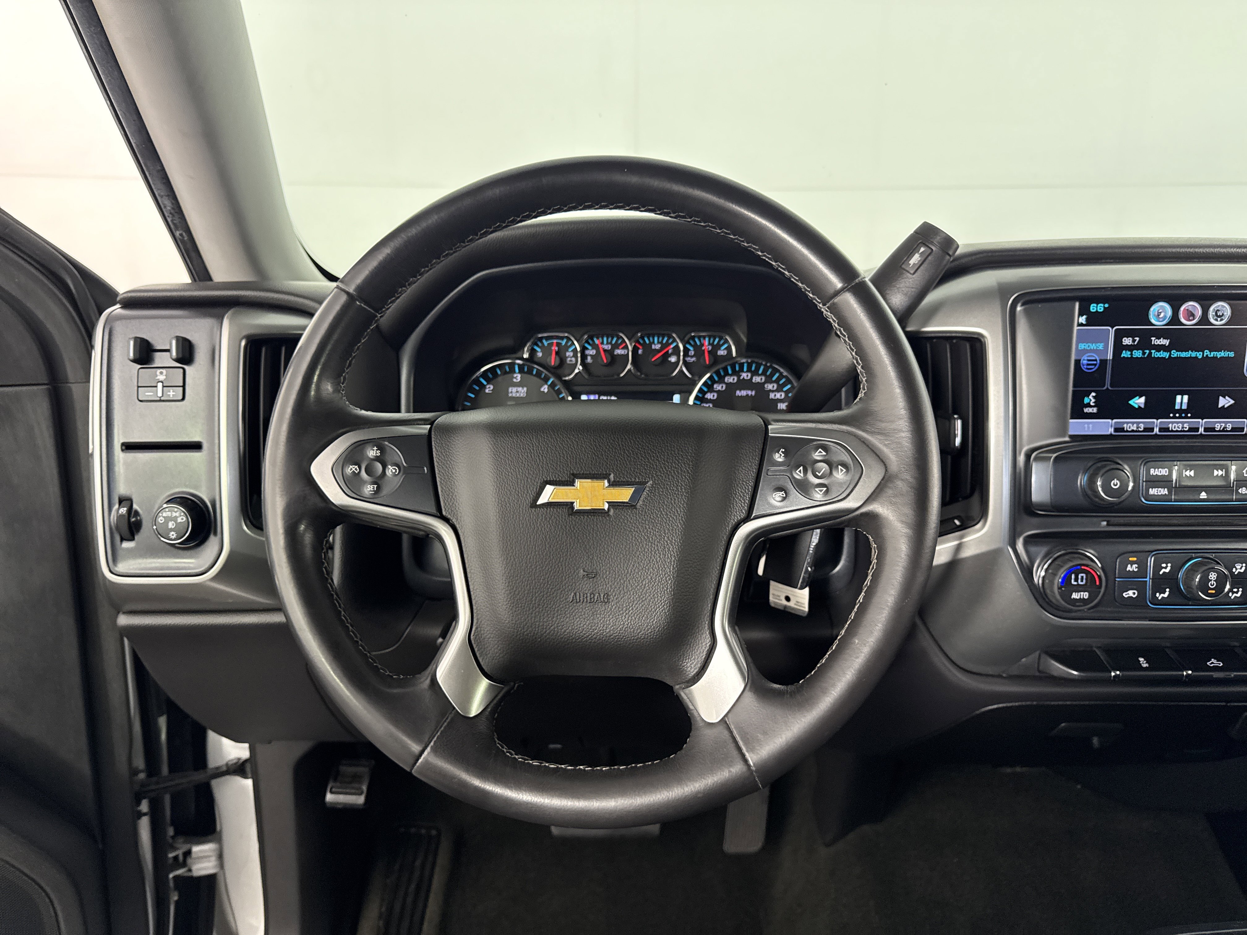 Used 2015 Chevrolet Silverado 1500 LT w/ LT Convenience Package RWD image 22