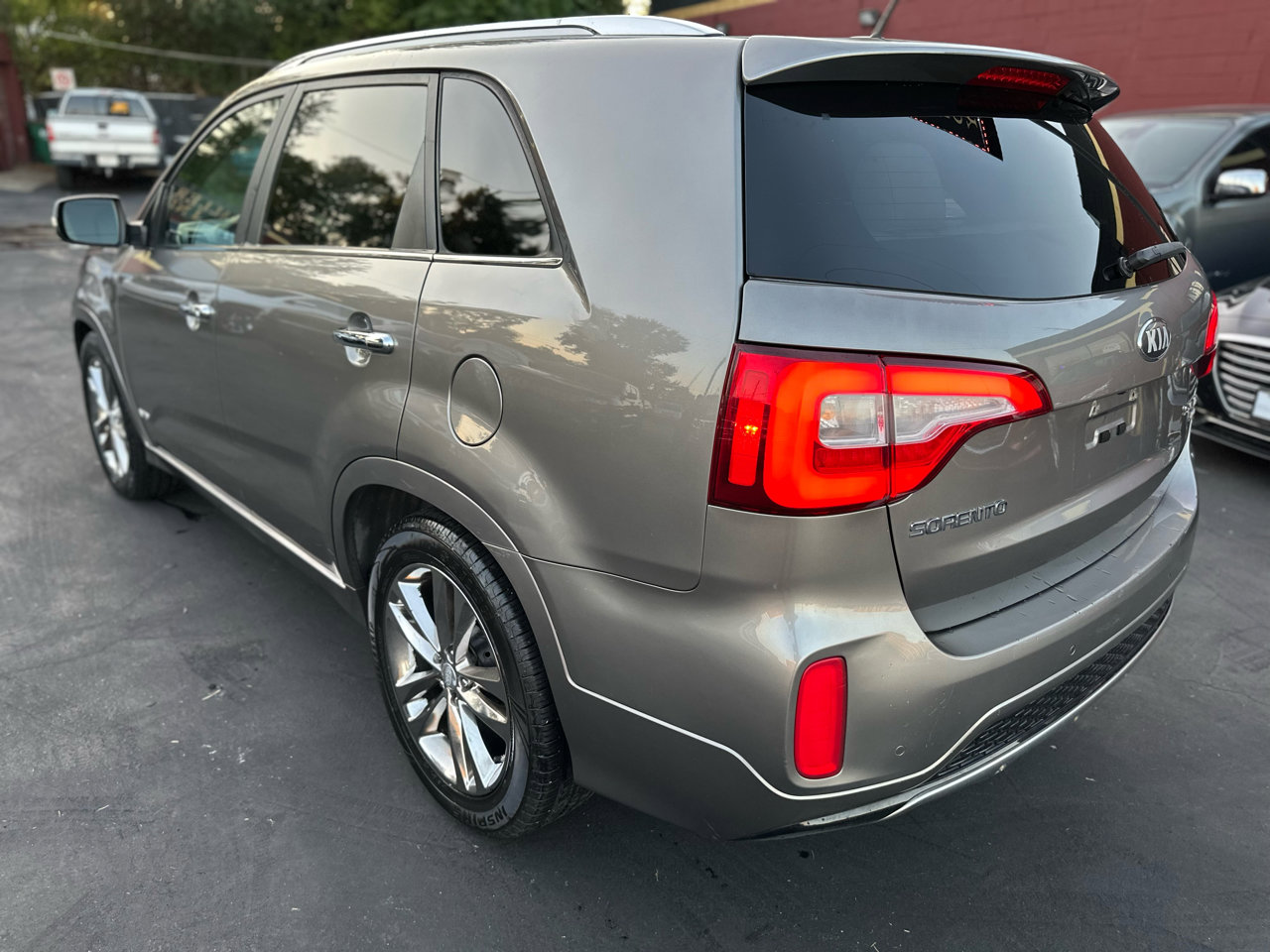 Used 2014 Kia Sorento SX w/ 3rd Row Package image 5