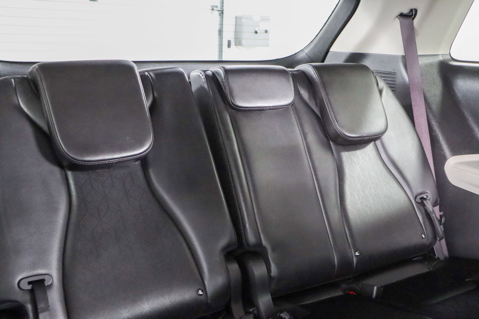 Used 2024 Kia Carnival LX image 29