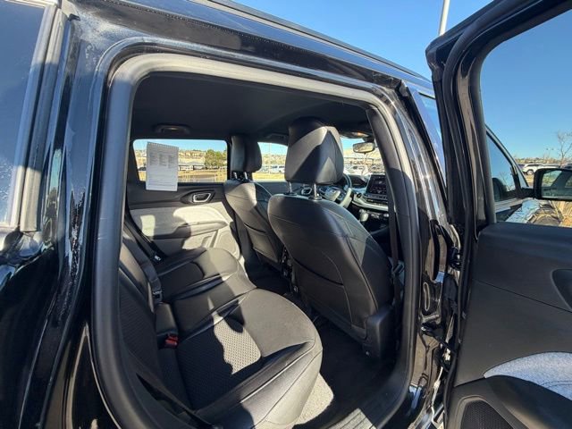 Used 2024 Jeep Compass Latitude image 27