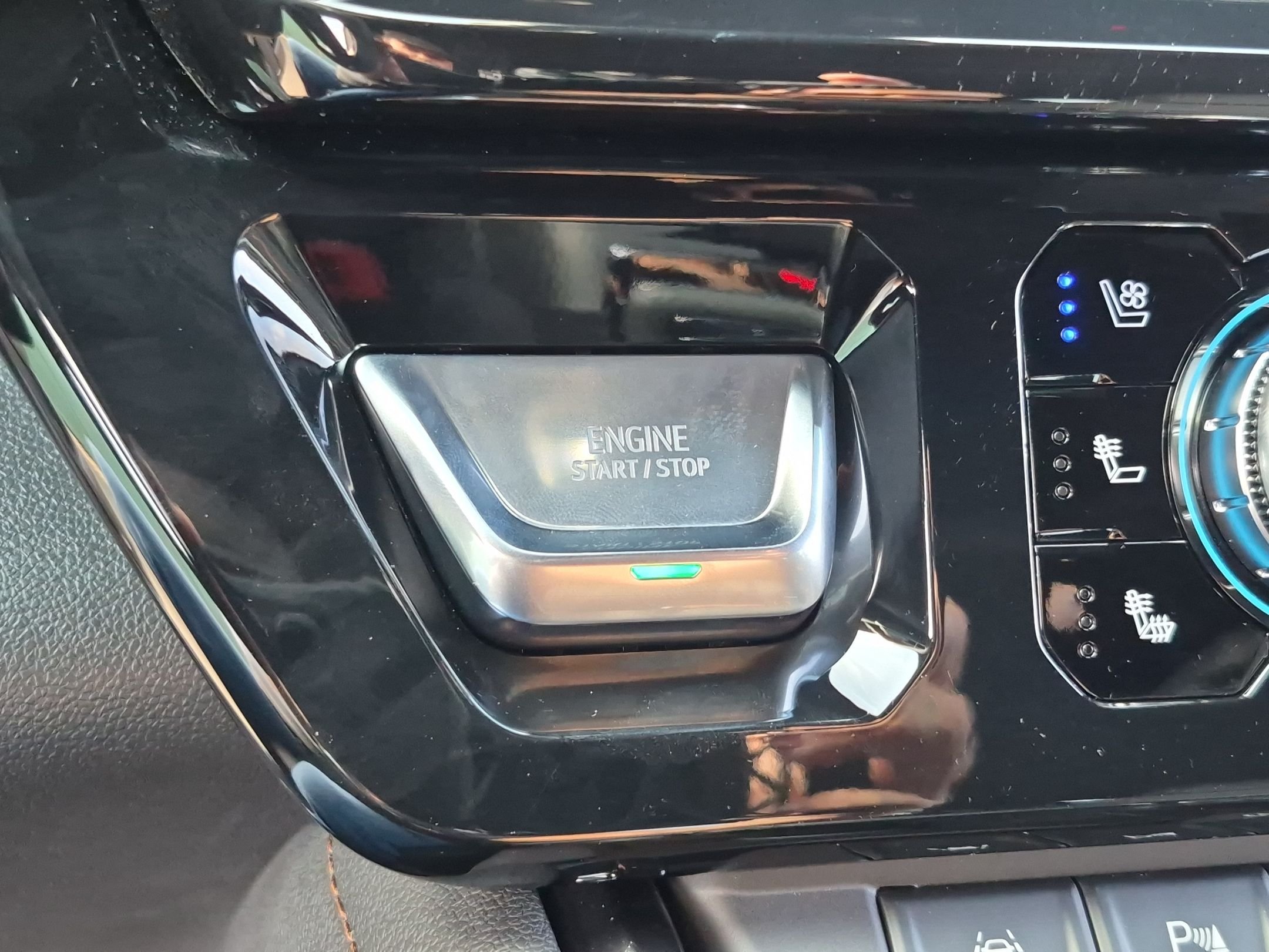 New 2026 GMC Sierra 1500 AT4 w/ AT4 Premium Package AWD/4WD image 16