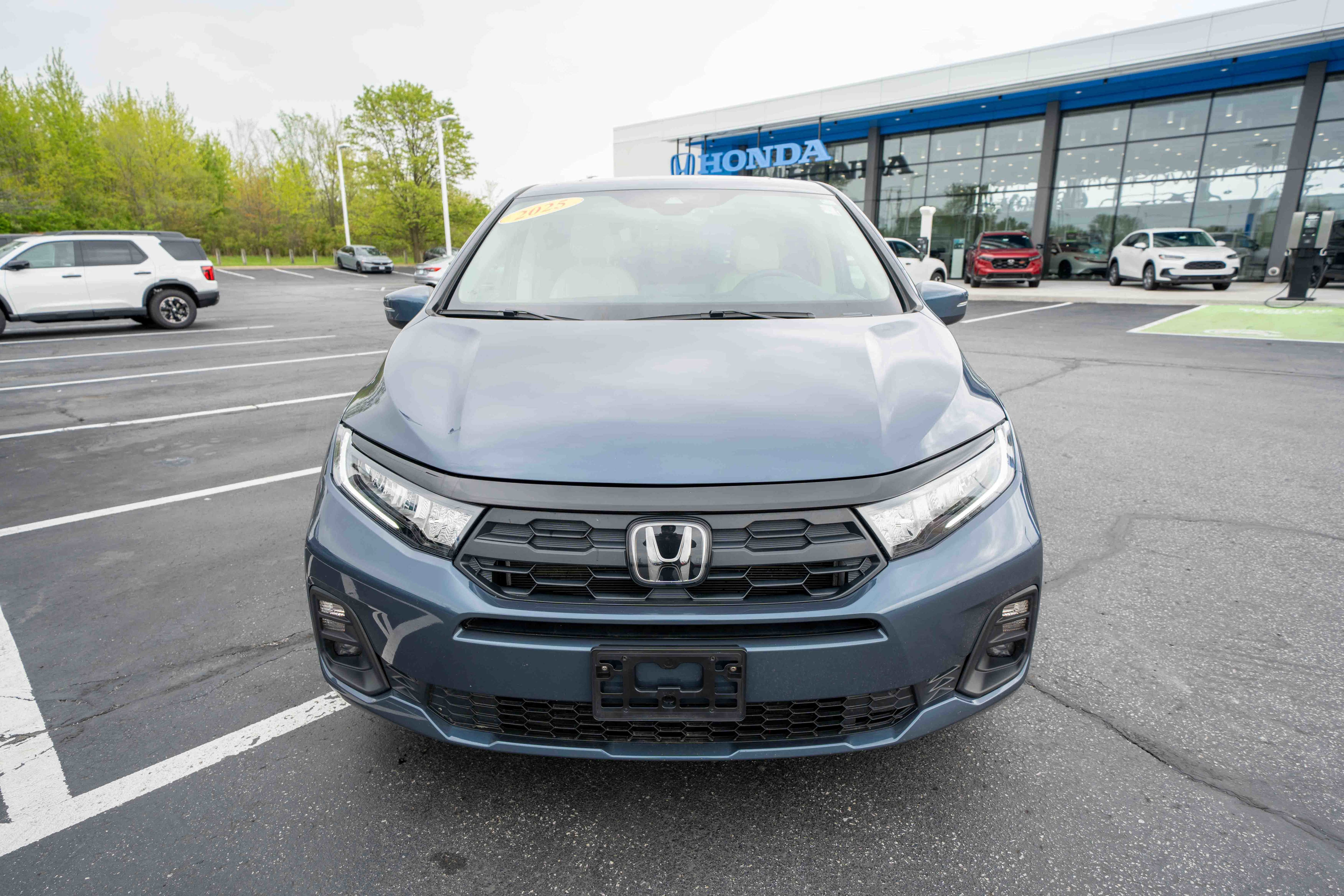 Certified 2025 Honda Odyssey EX-L image 2