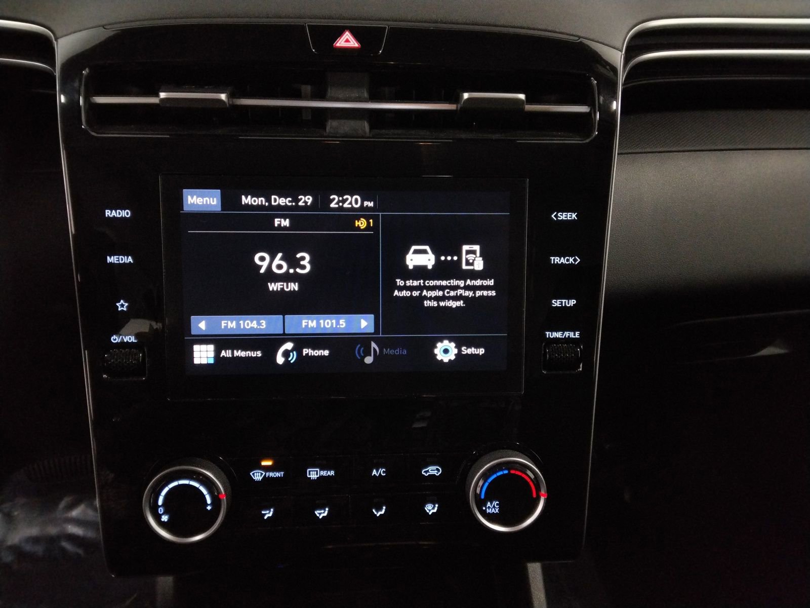 Used 2023 Hyundai Tucson SE image 17