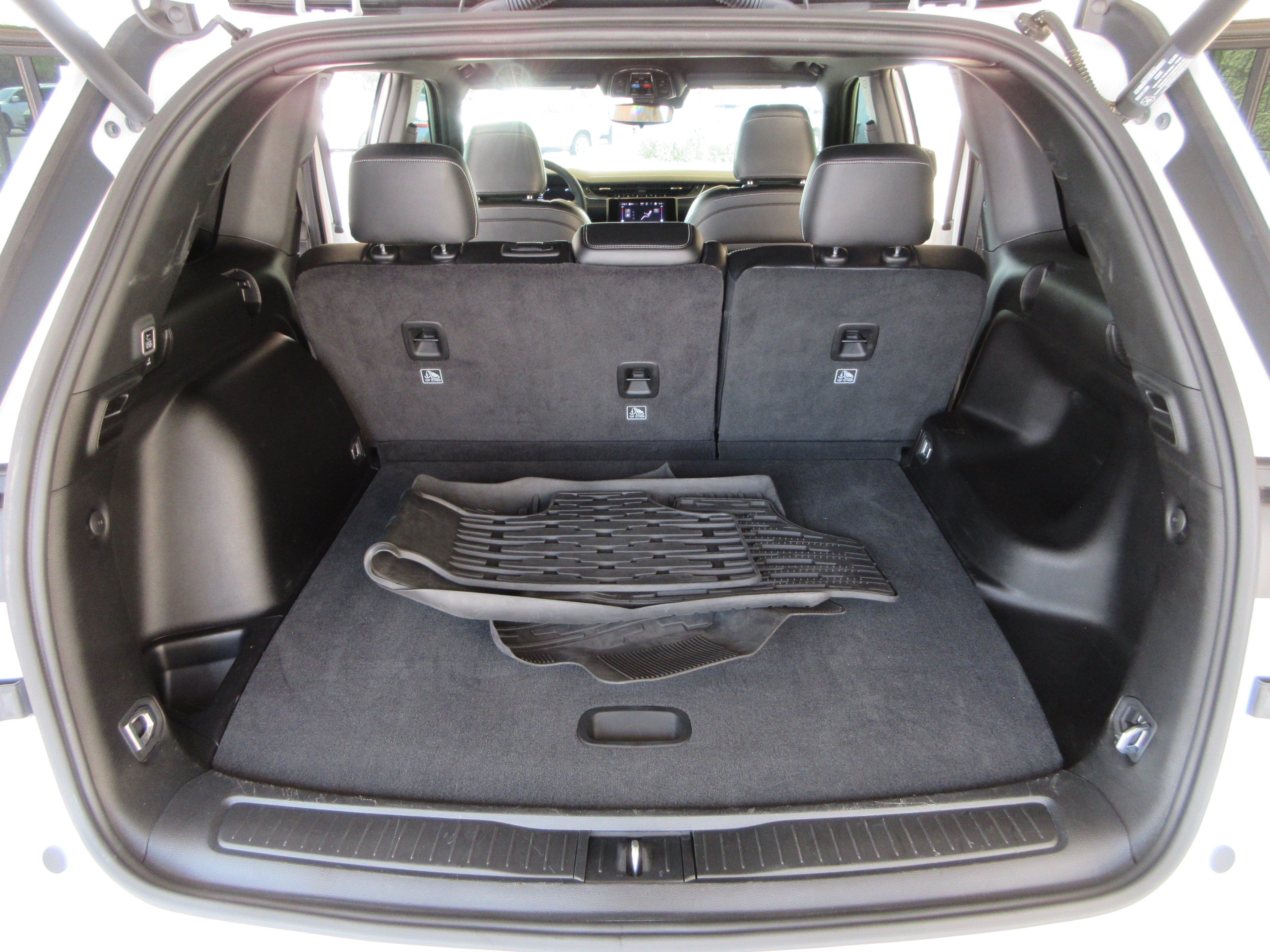 Used 2023 Jeep Grand Cherokee Altitude AWD/4WD image 51