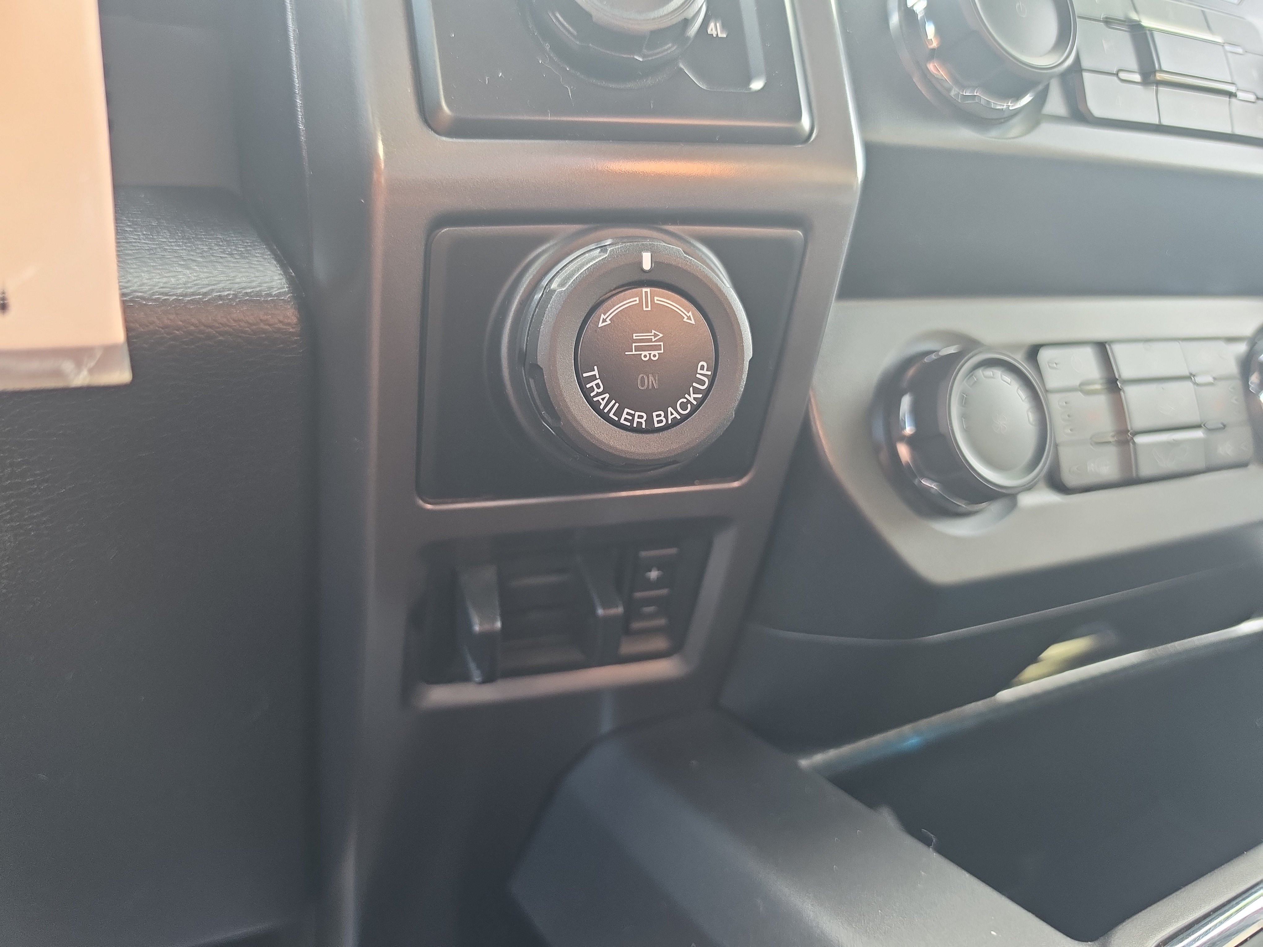 Used 2019 Ford F150 XLT w/ Equipment Group 302A Luxury AWD/4WD image 31