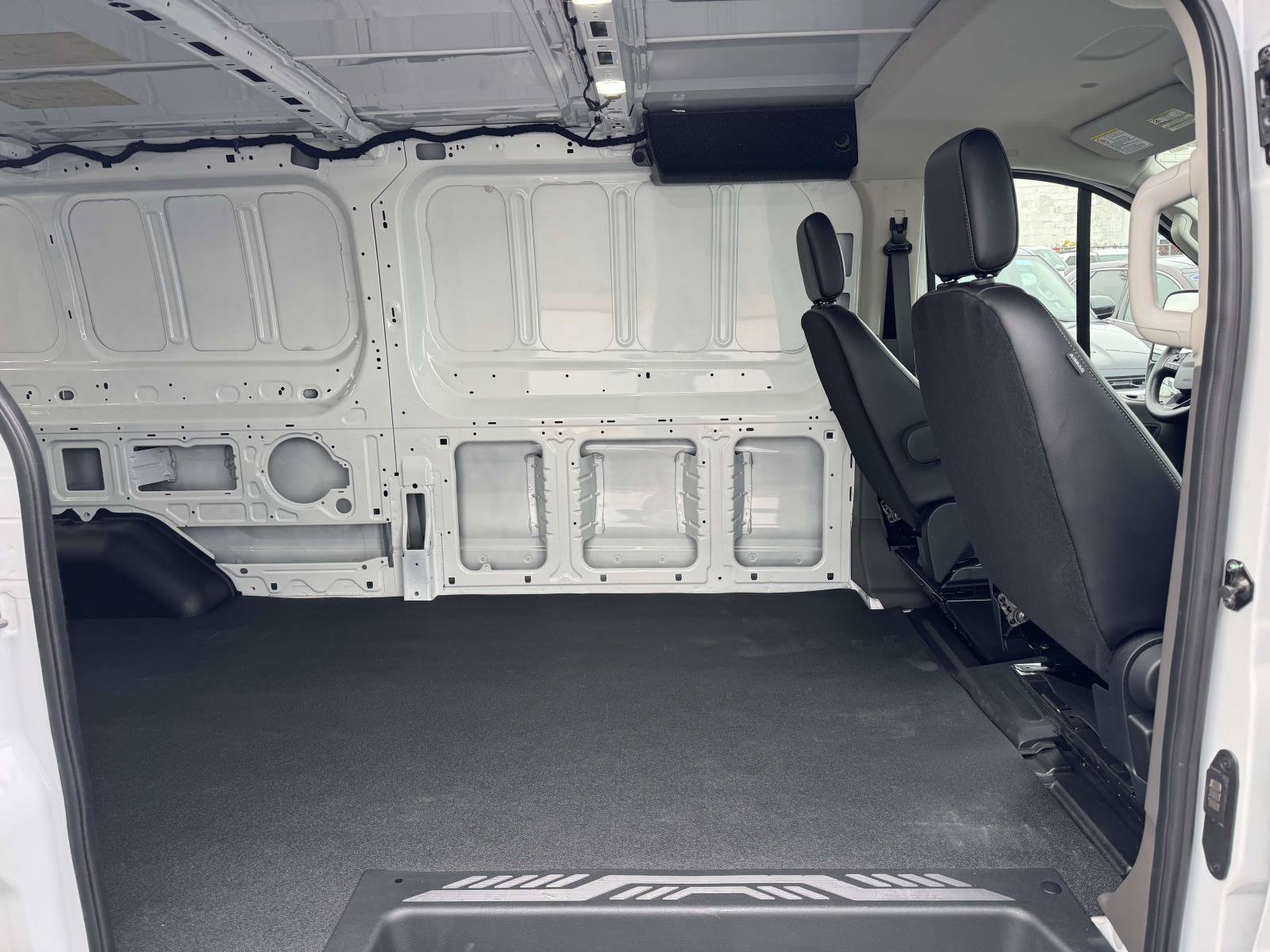 Used 2024 Ford Transit 250 Low Roof RWD image 10