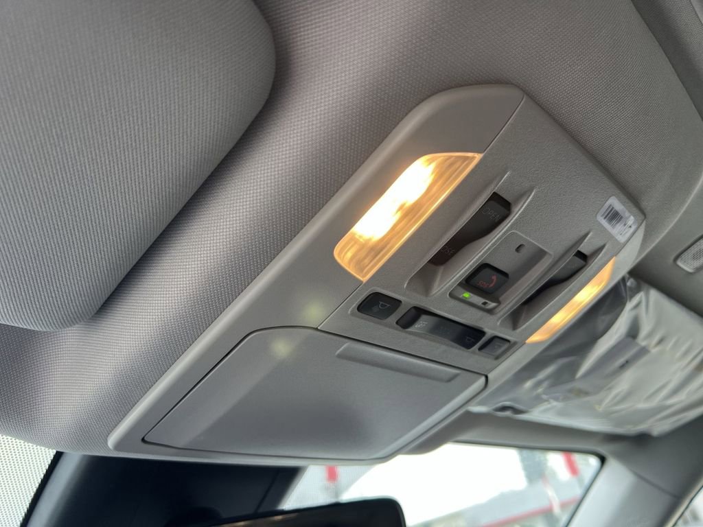 New 2026 Toyota Highlander Limited image 29